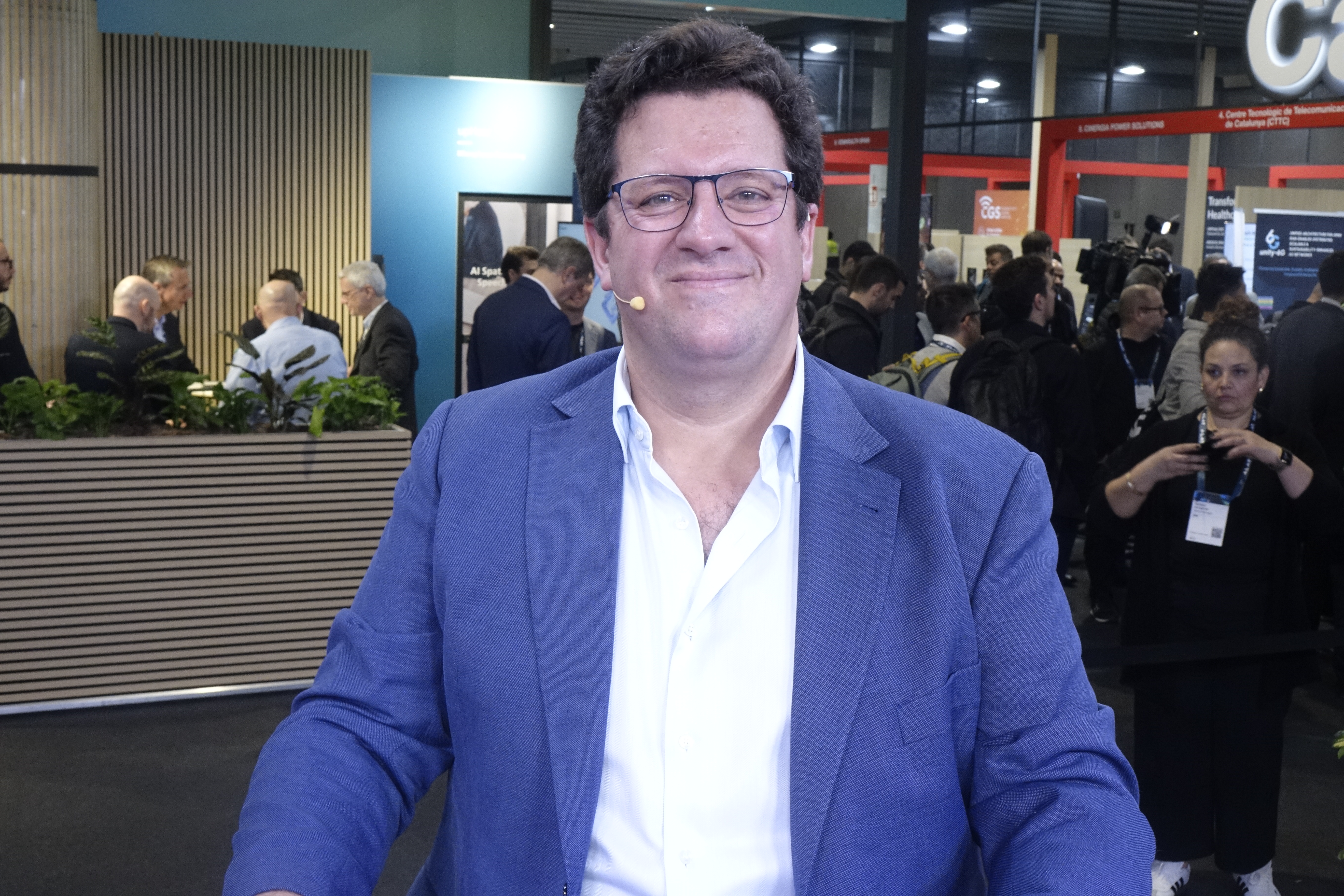 Dr. Elias Zamora Sillero, chief data officer of Sevilla Fútbol Club S.A.D. (Sevilla FC) talks with theCUBE about AI-powered scouting at MCW25.