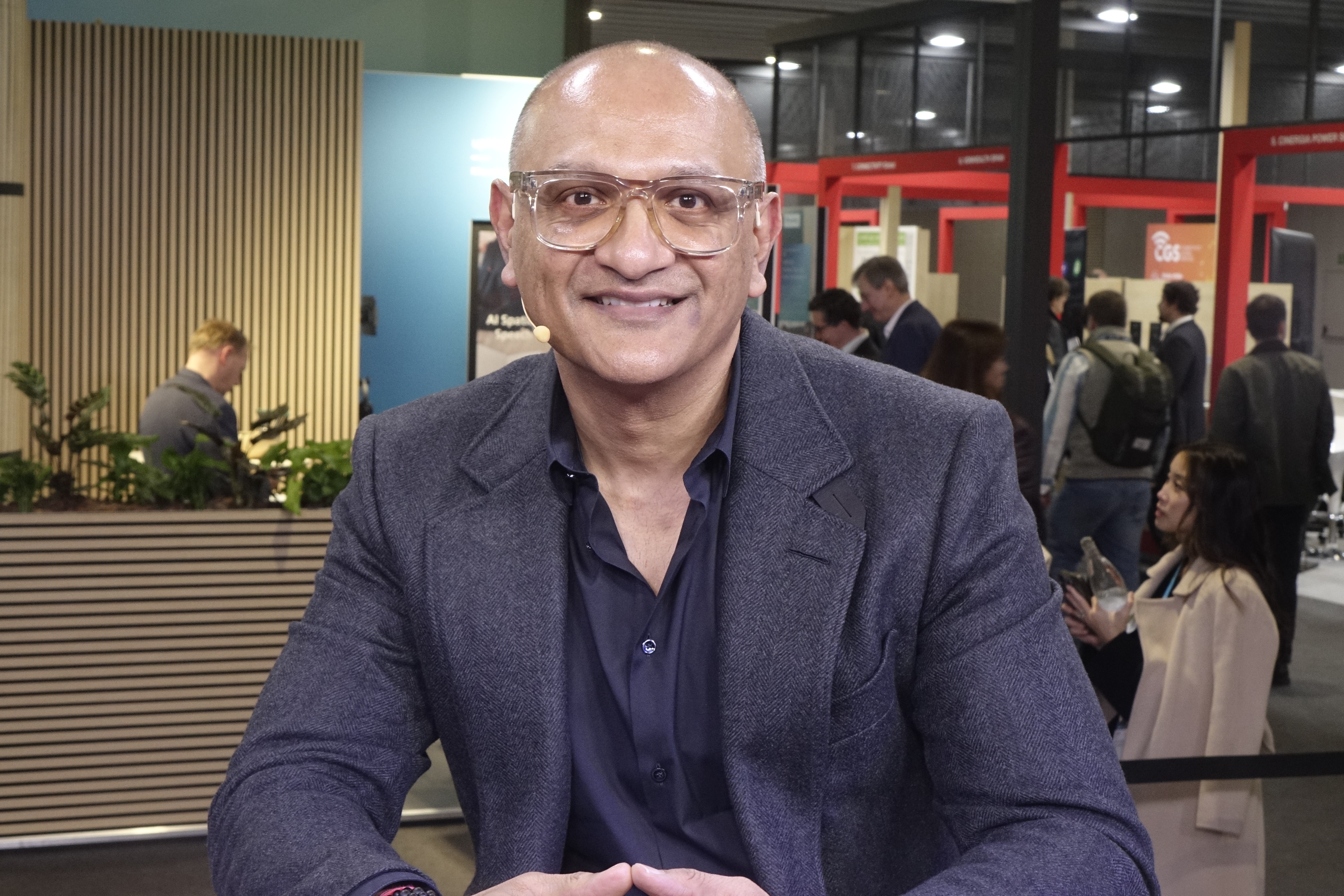 Jeetu Patel, EVP and CPO of Cisco talks to theCUBE about data security at MWC25.