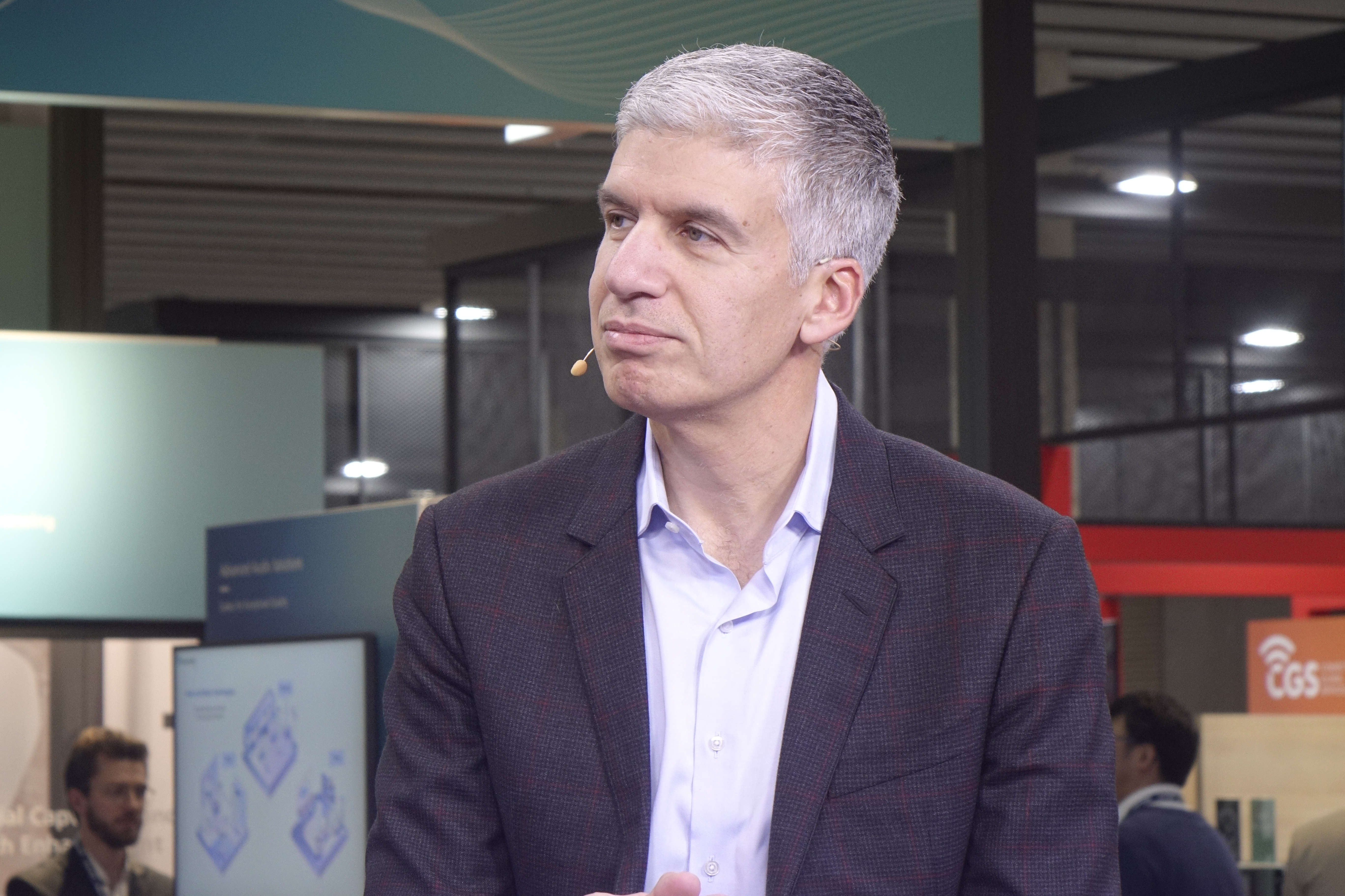 Rami Rahim, CEO of Juniper Networks talks to theCUBE about AI-driven network automation at MWC25.