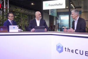 Rami Rahim, CEO of Juniper Networks talks to theCUBE about AI-driven network automation at MWC25.